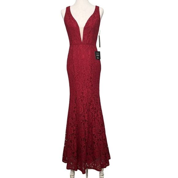 Lulus Everly Wine Red Lace Maxi Dress Size M Romantic Prom Formal Bridesmaid NWT - Picture 2 of 13